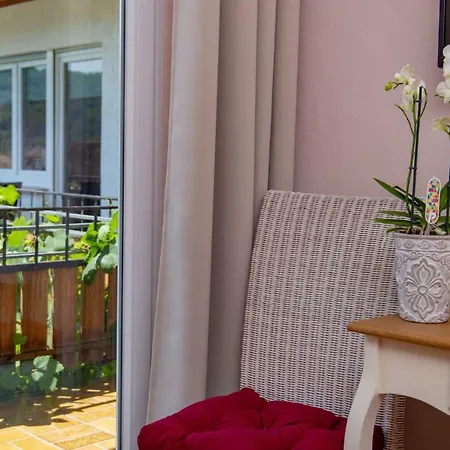 Weingut Gerd Muellers 4* 크로프